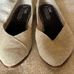 Cute linen Tom’s size 6 wide